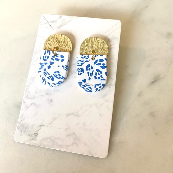 ✨Handmade/Handcrafted Polymer Clay Earrings Blue and White with Gold✨ - Picture 2 of 3